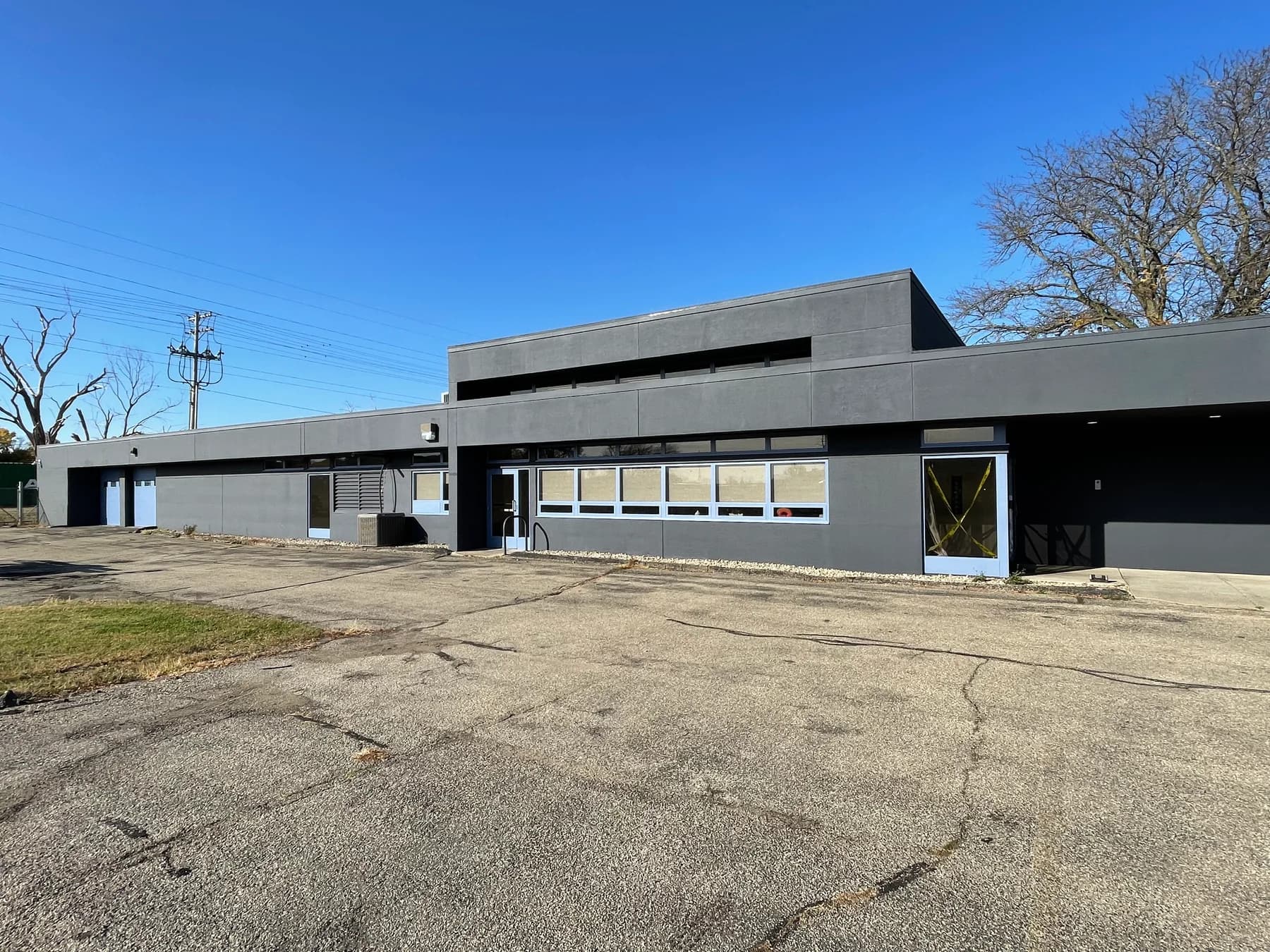 Completed commercial building exterior painting project